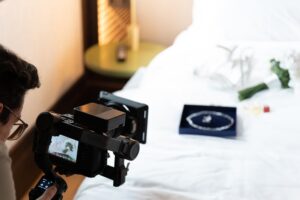 Production of wedding video of wedding accessories